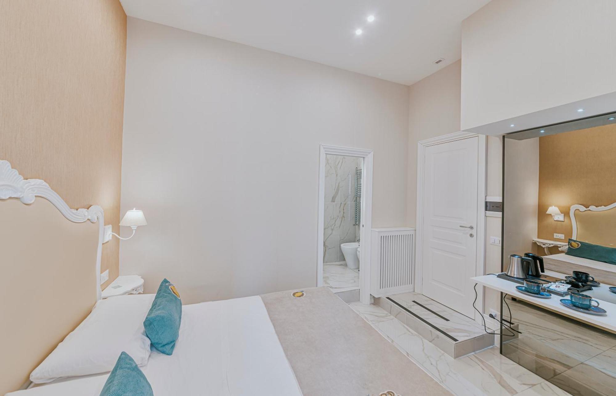 Gentile Suite & Spa Vomero Neapel Exterior foto